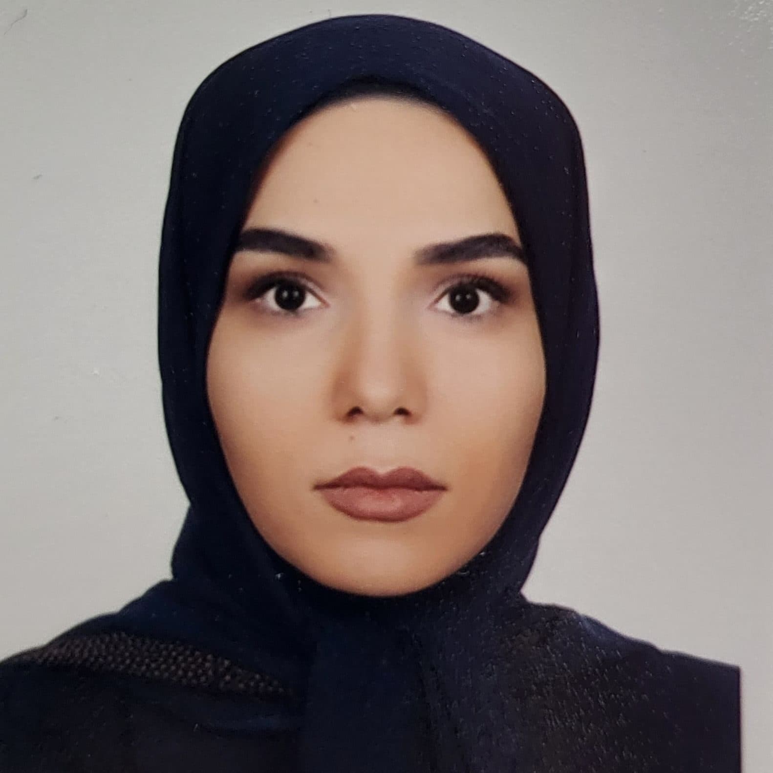 سارا علیپور