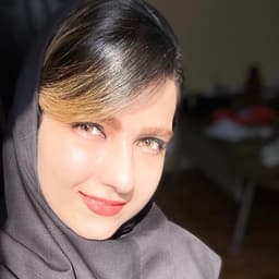 ندا فرخ نیا