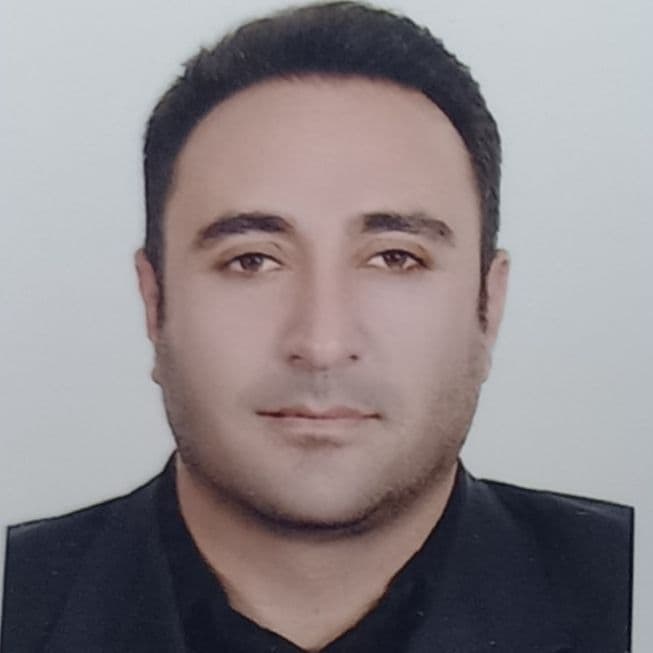 اکبر صادقی
