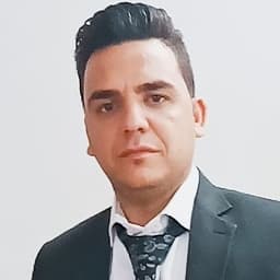 حسین اکبری