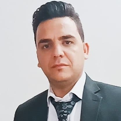 حسین اکبری