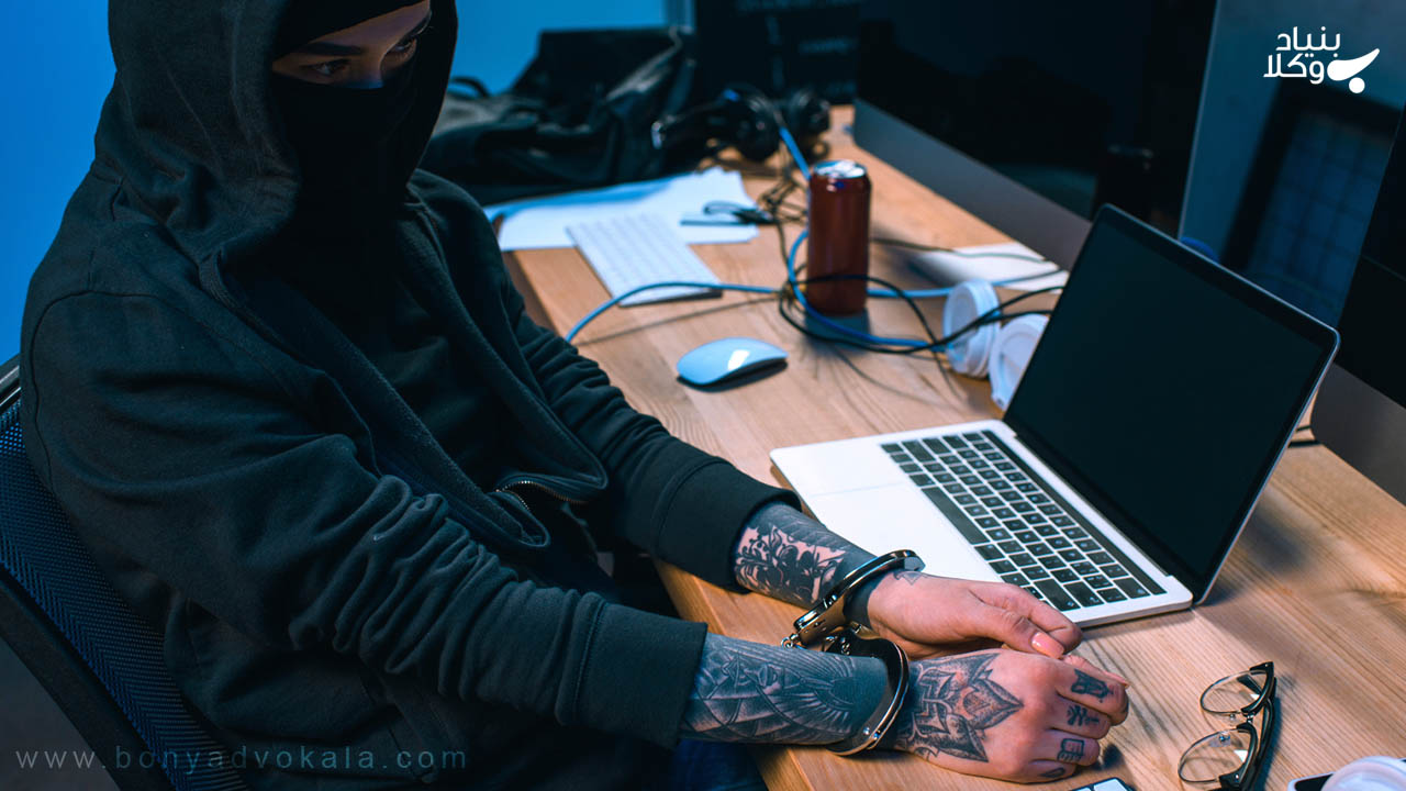 وکیل جرایم رایانه‌ای