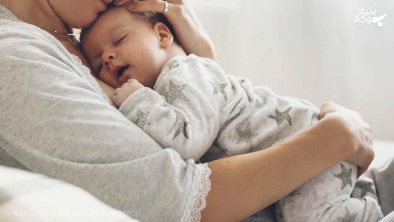 مسئولیت حقوقی مادر جایگزین در برابر حمل در زمان حاملگی و شیردهی 5 فرزند متولد از مادر جایگزین