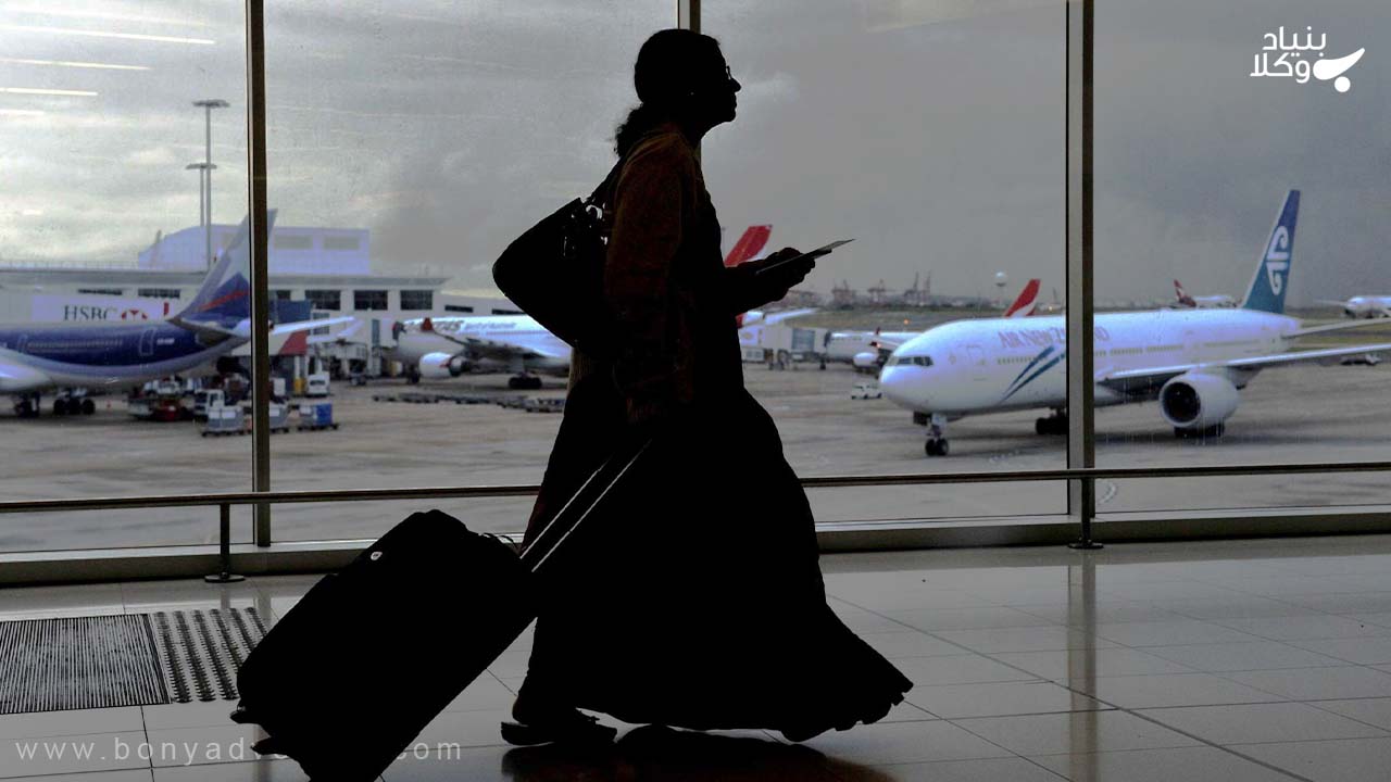خروج بانوان متاهل از کشور